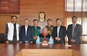 The Governor of Arunachal Pradesh Shri PB Acharya with members of Indian Red Cross in the Gyatri Hall at Raj Bhavan Itanagar on 2nd  February� 2017.